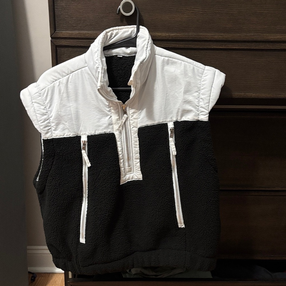 Amazon Black and White Women's Vest